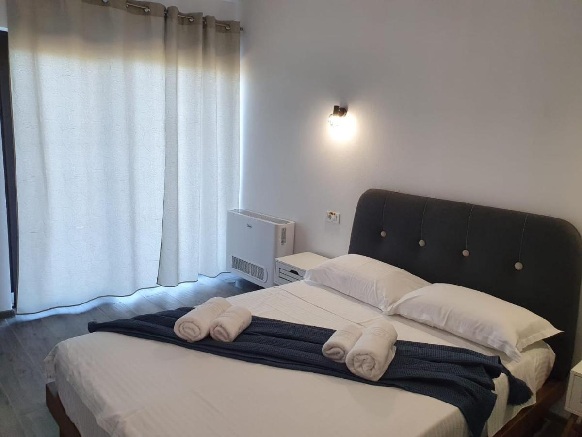 Hill House Hotel โดรเบตา-ตูร์นู เซเวริน ภายนอก รูปภาพ